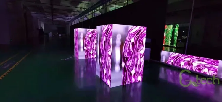 Módulos LED enrollados en un pilar rectangular en el taller