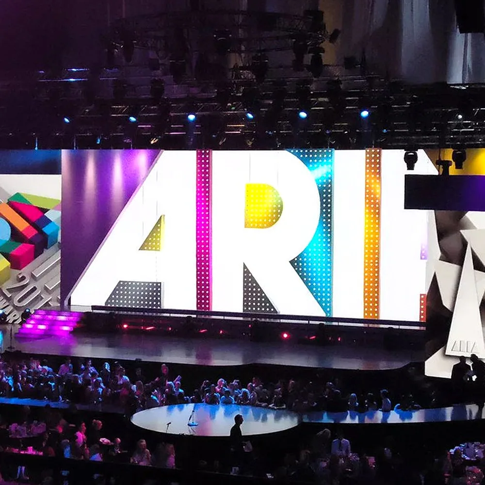 Indoor P1.95 rental LED display